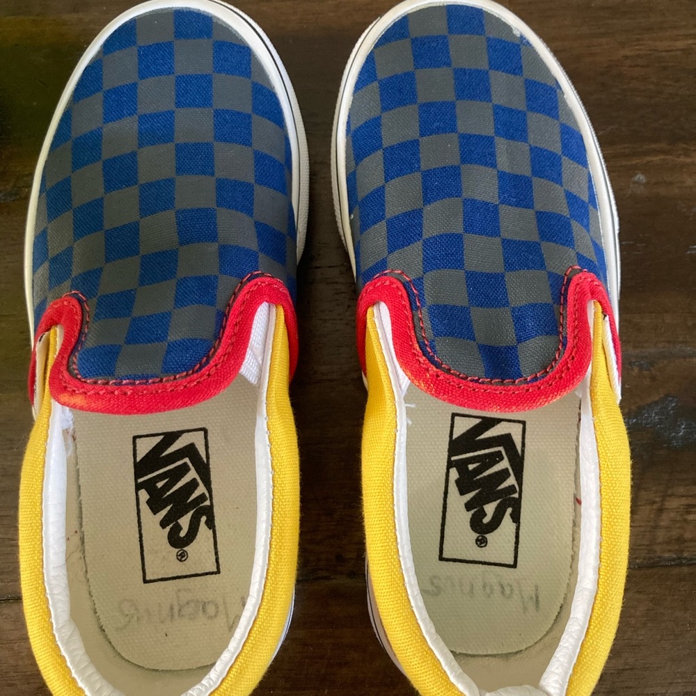 Toddler 11 slip on Vans